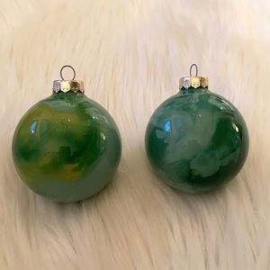 RAUCH Glass painted Swirl Green Ornaments